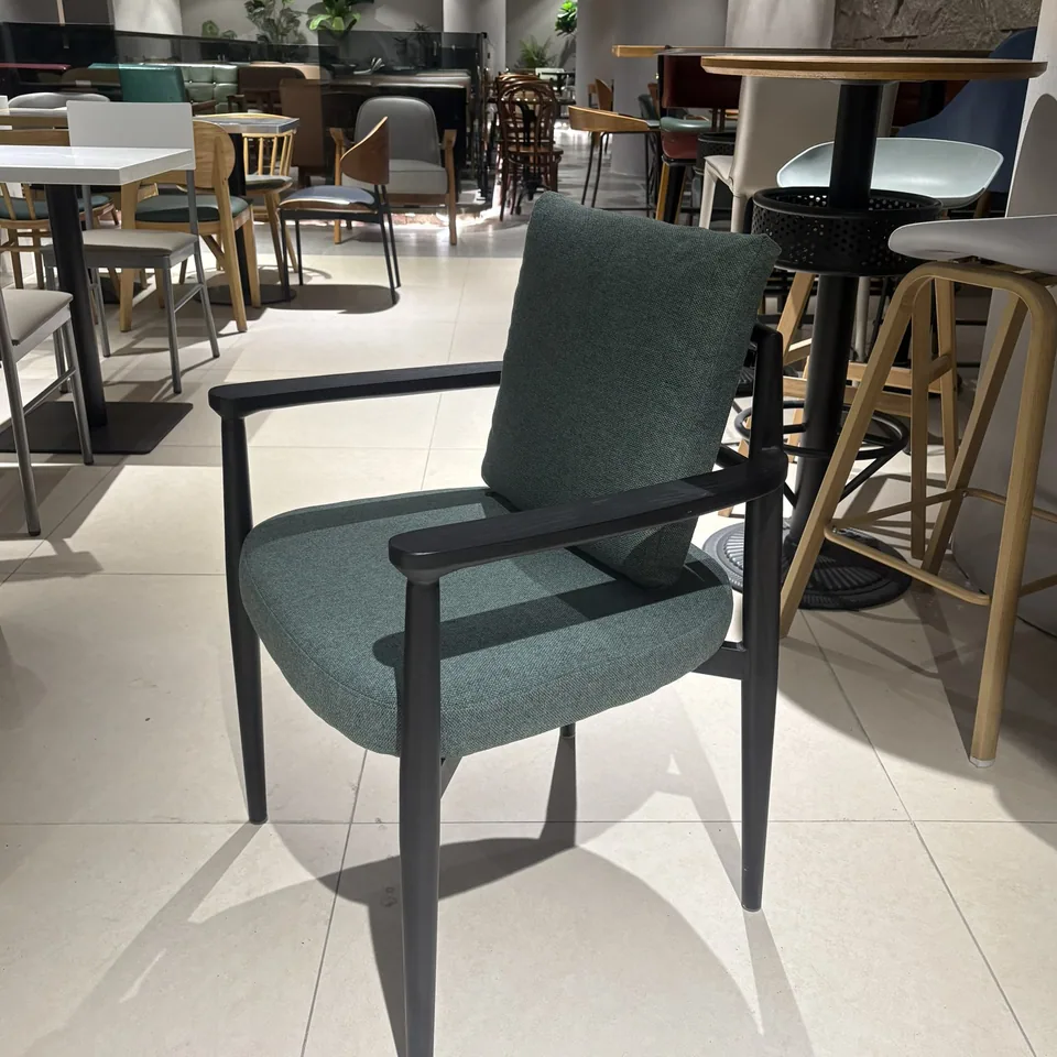 Lounge-Arm Program Chair